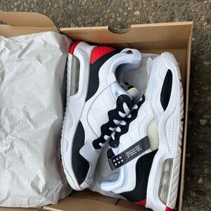 2021 Air Jordan MA2 GS 'Light Smoke Grey University Red' MENS SIZE 10